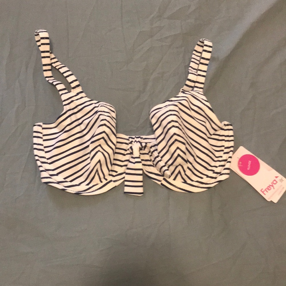 NWT Freya New Shores Plunge Bikini Top size UK 30F